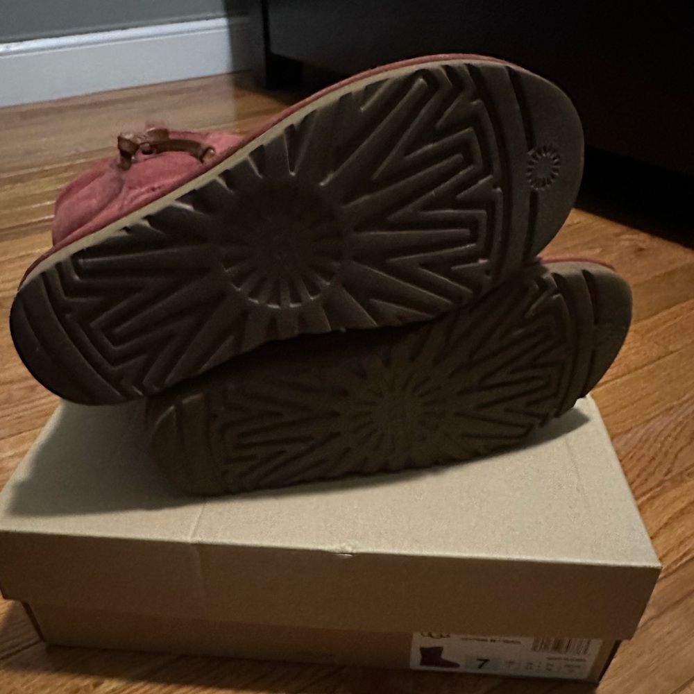 Ugg Maia Red Clay Size 7. Good Condition! Comes With Box. Smoke/Pet Free Home. View 6